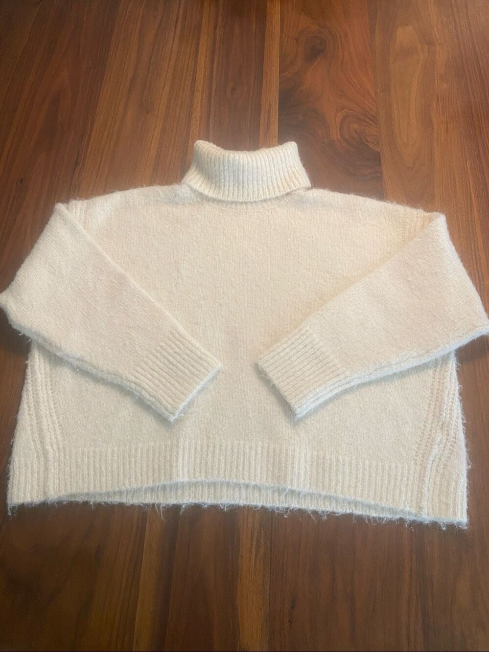 Top Shop Women's Off-White Turtle Neck Pullover Cropped Sweater Size 0-2